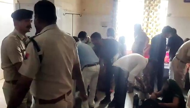 श्रद्धालुओं से भरी पिकअप पलटी, तीन महिलाओं की मौत व 24 घायल