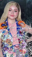 ¡A Karol Sevilla le pusieron la araña en su carro!