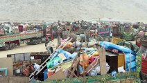 Éxodo masivo de afganos al cumplirse el plazo para abandonar Pakistán