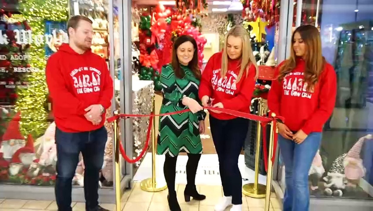 Christmas 'gonk' shop opens in Mansfield Four Seasons Shopping Centre