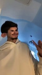 Ce petit qui force à Halloween 