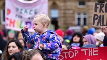 Teddy bear protest in George Square demands ceasefire to protect children of Gaza 