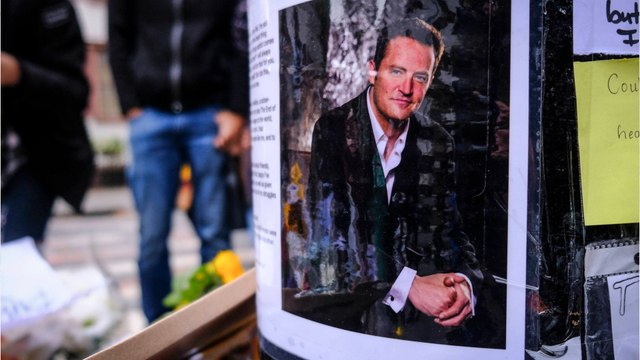 Mort de Matthew Perry : Kathleen Turner, sa mère trans dans Friends, lui rend un hommage touchant