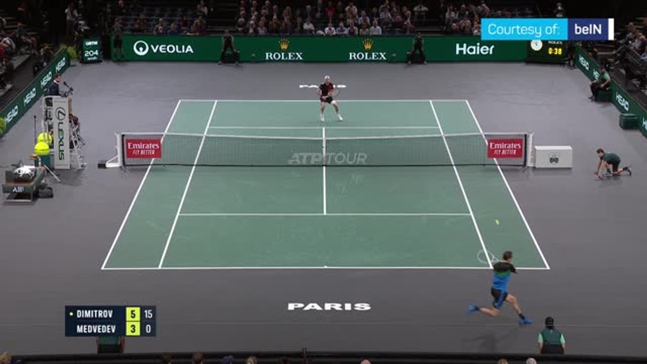 Dimitrov stuns Medvedev to reach Paris Masters last 16