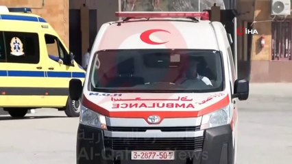 İsrail'in Gazze'ye saldırısında yaralanan Filistinliler Refah Sınır Kapısı üzerinden Mısır'a nakledildi