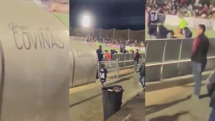 Un niño le regala a Kubo una bolsa de patatas por regalarle su camiseta