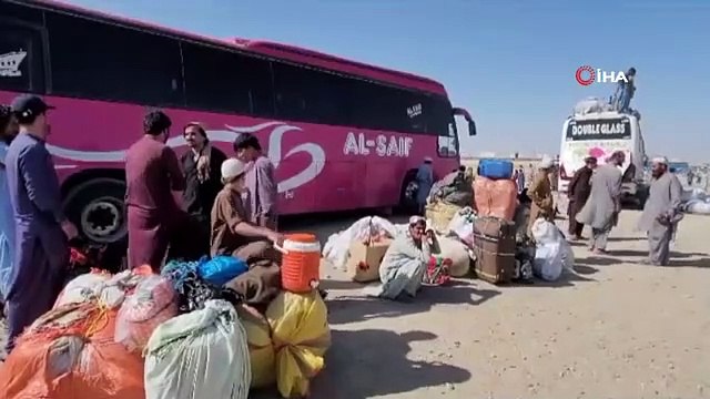 Des milliers de réfugiés afghans au Pakistan rentrent dans leur pays