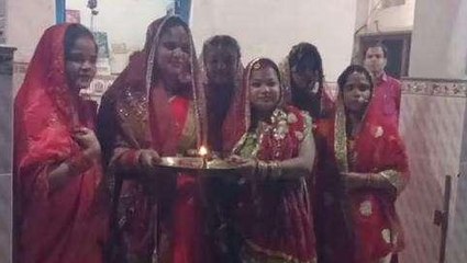 चांद का हुआ दीदार, अर्घ्य देकर महिलाओं ने खोला निर्जला व्रत