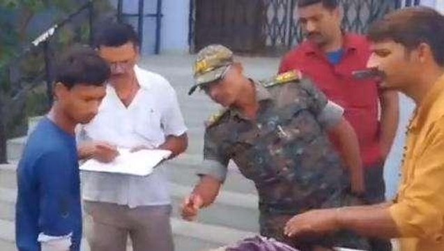 सड़क दुर्घटना में महिला की हुई दर्दनाक मौत, आक्रोशित ग्रामीणों ने किया सड़क जाम