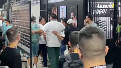 Delegação do Palmeiras sai do Nilton Santos, estádio do Botafogo, com música em tom provocativo