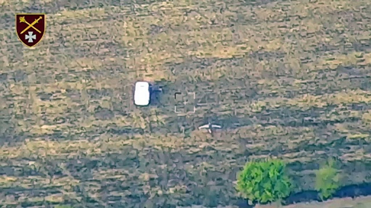 HIMARS прямым попаданием уничтожил российский беспилотный комплекс «ZALA» и его операторов.