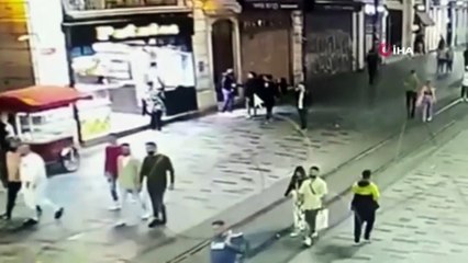 Gasbettiği parayı 'Ben Robin Hood’um' deyip İstiklal Caddesi'nde dağıttı