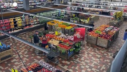 Usa, la Fed lascia i tassi ai massimi da 22 anni: "Ma la stretta non e' finita"