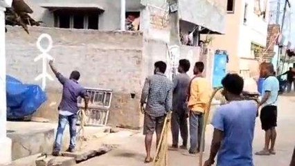 కాకినాడ జిల్లా: ఆంబోతు వీరంగం... ఐదుగురికి గాయాలు