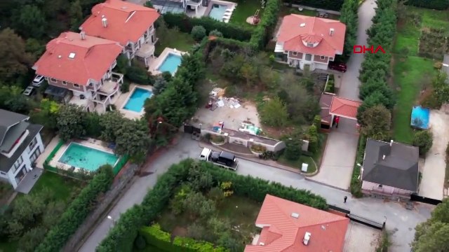 Polat çiftine yapılan operasyonun ardından araçlar sergilenmek üzere İstanbul Emniyet Müdürlüğü'ne götürülüyor