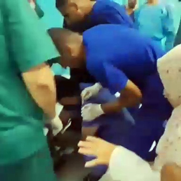 Filistinli Doktor Yürekleri Dağladı! Kızını Sedyede Fark Edince Kriz Geçirdi