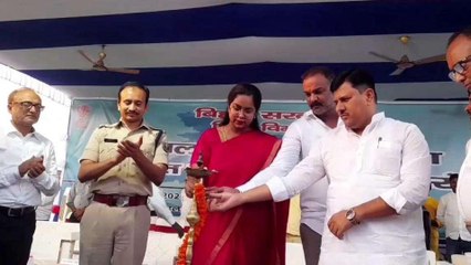 शेखपुरा: जिला परेड ग्राउंड में शिक्षकों के बीच नियुक्ति पत्र का हुआ वितरण, उमड़ी भीड़