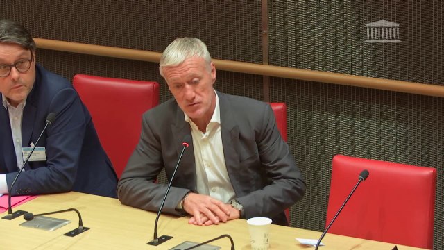 Discriminations dans le football: Je n'ai pas été confronté à des situations de ce type-là mais je ne vais pas vous dire qu'il n'y a pas de racisme dans le football , déclare Didier Deschamps