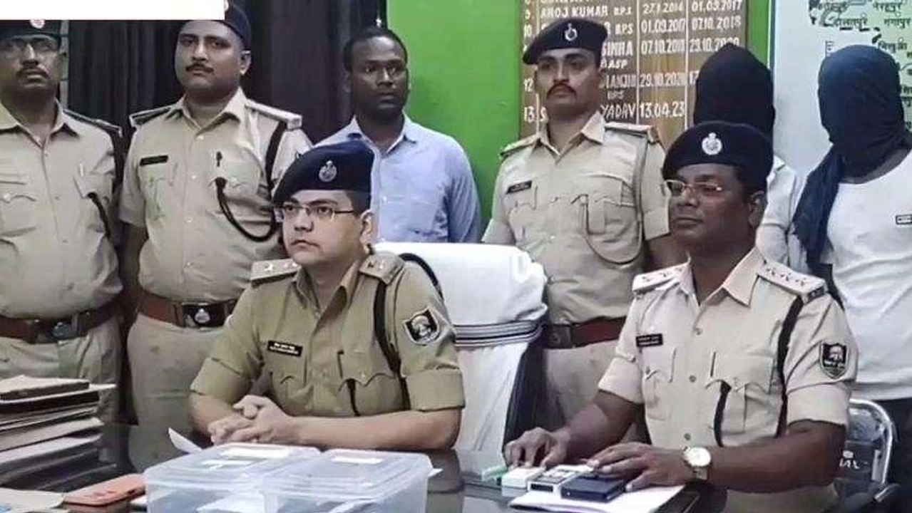 पटना: लूट के दो कांड का पुलिस ने किया खुलासा, 4 अपराधियों को किया गिरफ्तार