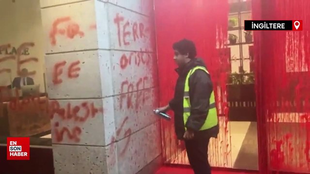 İsrail'e askeri malzeme satan şirkete kırmızı boyalı saldırı