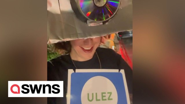 Prankster dresses up as ULEZ camera for Halloween scaring drivers in London