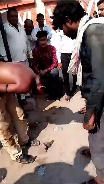 तीन बदमाश भागे, एक को पकड़ा...पोल से बांधकर इस कदर की धुनाई