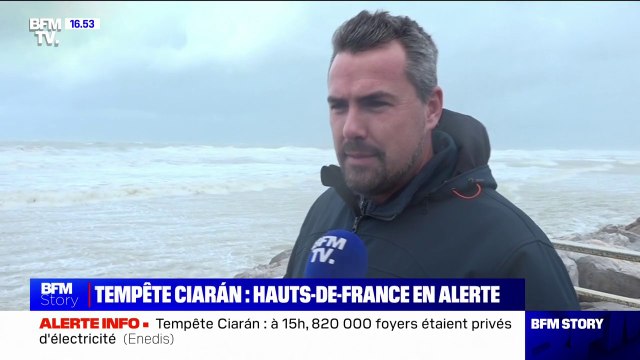 Il y a du spectacle, c'est impressionnant : À Wissant (Pas-de-Calais), certains spectateurs observent la mer s'agiter sous l'effet de la tempête Ciarán