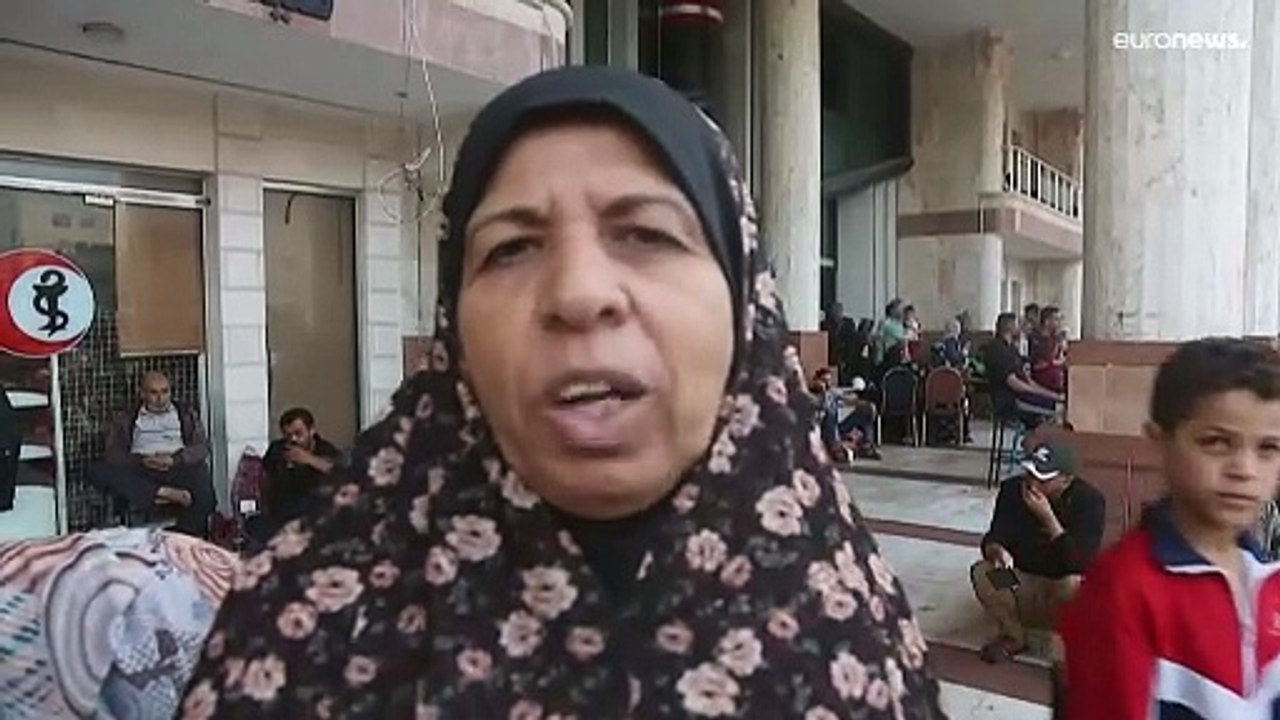 شاهد: "هذه ليست حياة".. فلسطينيون يطالبون بوقف فوري لإطلاق النار