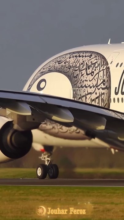 Aircraft Takeoff/Landing: Close-Up 4K Footage