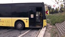 Başakşehir’de kontrolden çıkan İETT otobüsü kaza yaptı