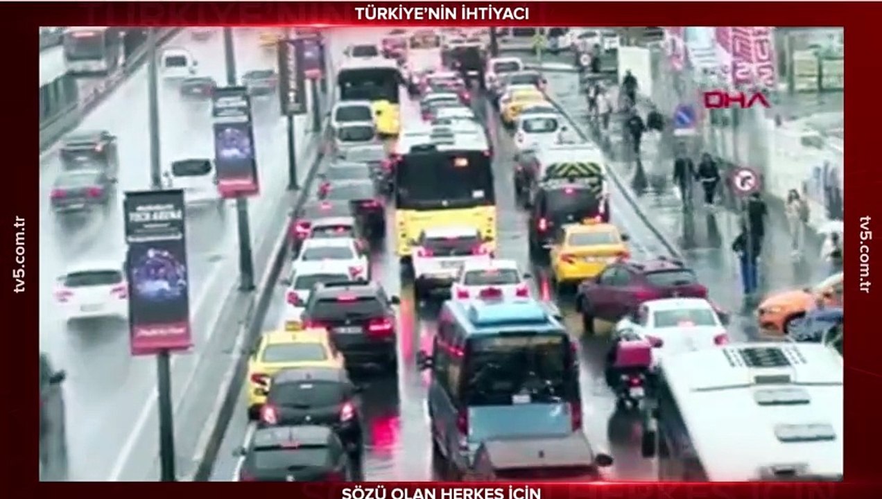 İstanbul sağanak yağışa teslim oldu! Kapalıçarşı ve metro istasyonuna su bastı!