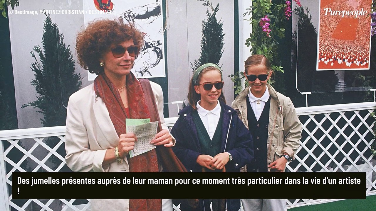 Marlène Jobert décorée de la légion d'Honneur, ses jumelles Eva et Joy