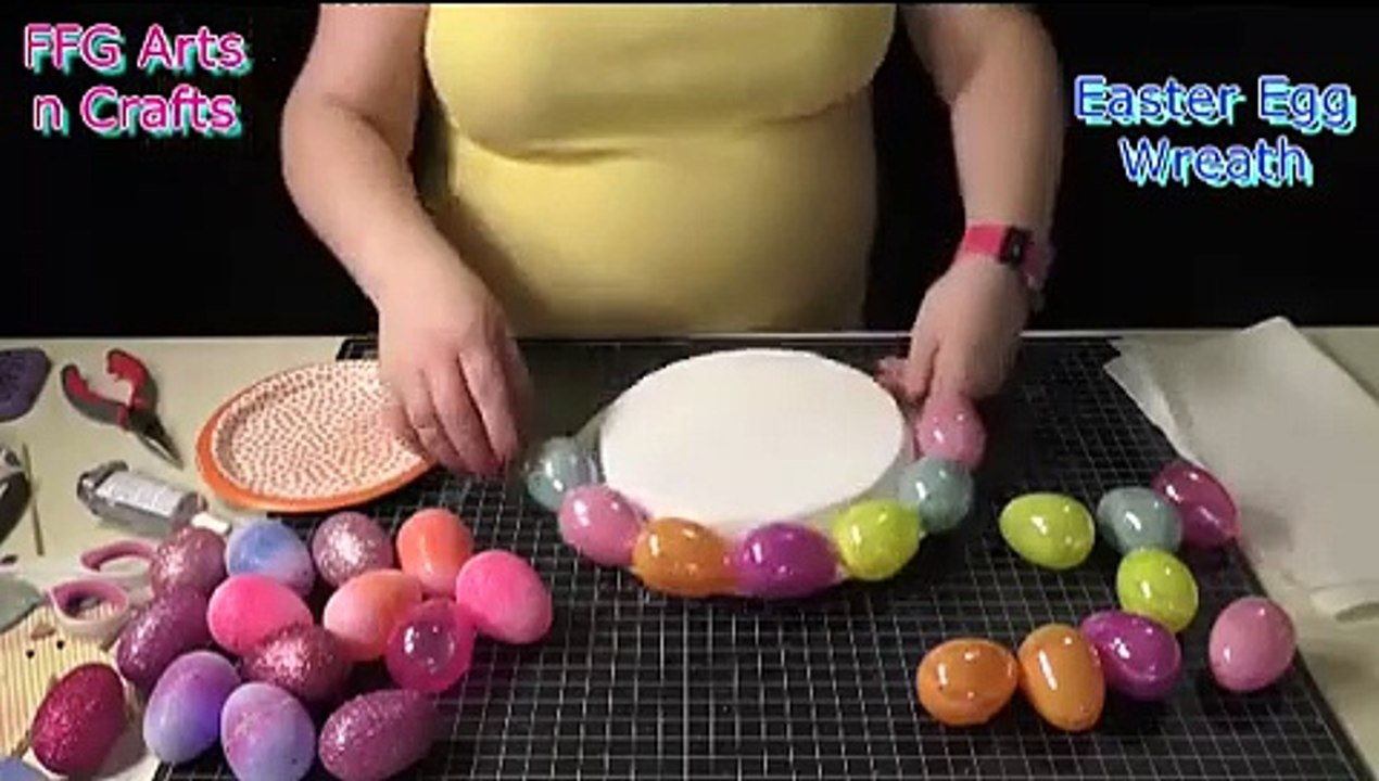 FFG Arts n Crafts Easter Egg Wreath