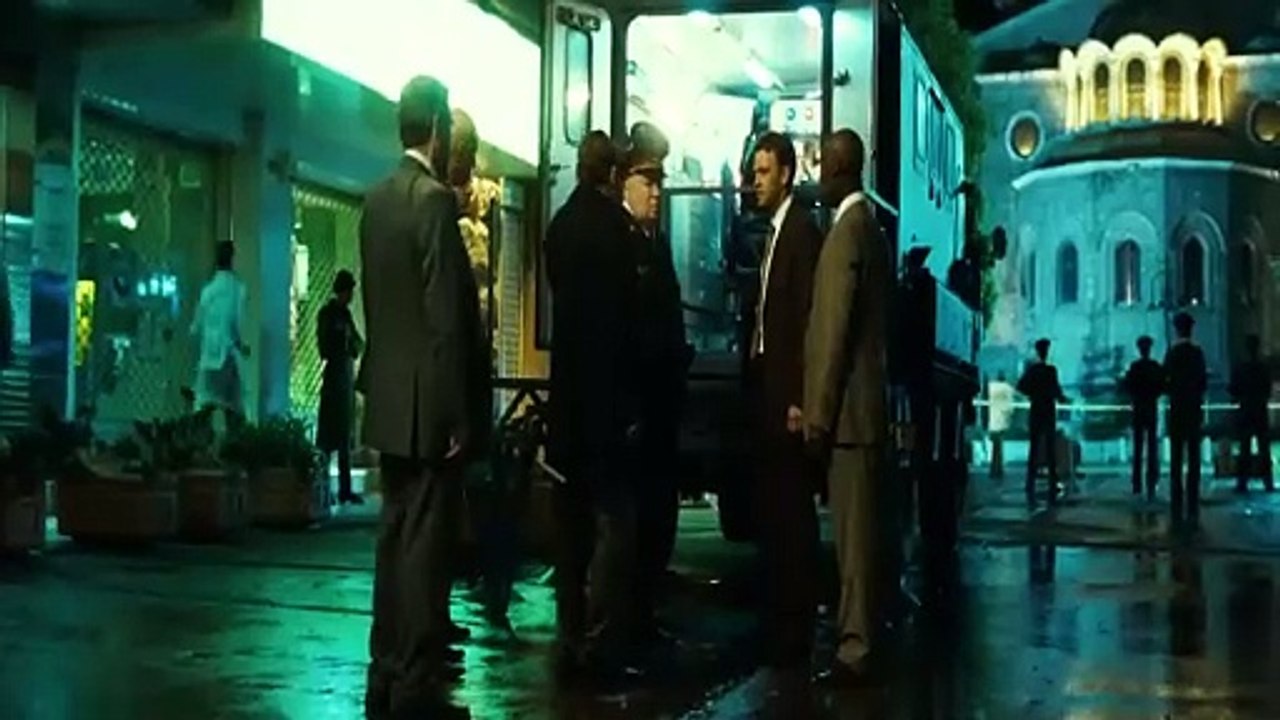 قاتل مأجور بيلاقى نفسو مطارد من المخابرات الروسيه والانتربول _ مخلص فيلم Hitman
