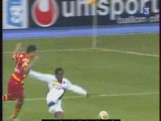 [Lens - PSG] Faute Hilton sur Luyindula