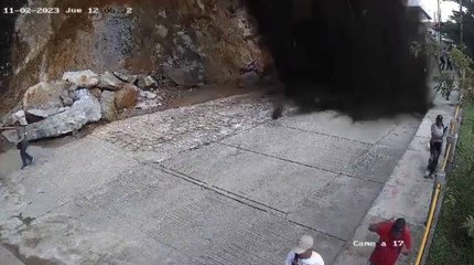 Video: 15 personas heridas tras desprendimiento en Piedra del Peñol, Guatapé