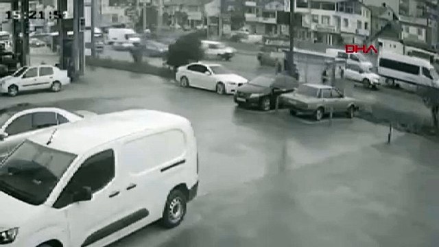 TIR, HALK OTOBÜSÜNE ÇARPTI 8 YARALI -EK