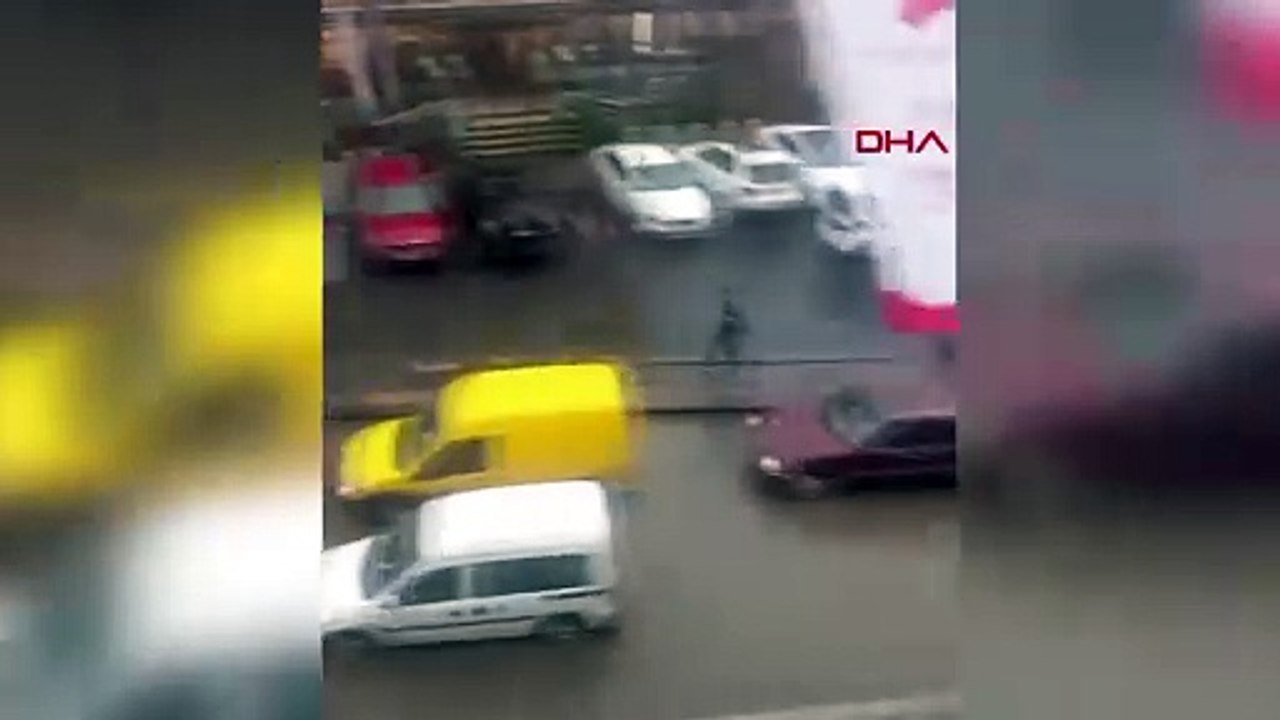 İstanbul'da Sağanak: Kapalıçarşı su altında, Ümraniye ve Çekmeköy caddeleri sular altında kaldı