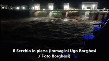 Il Serchio in piena: fiume sotto stretta osservazione nella notte del dramma maltempo / Video