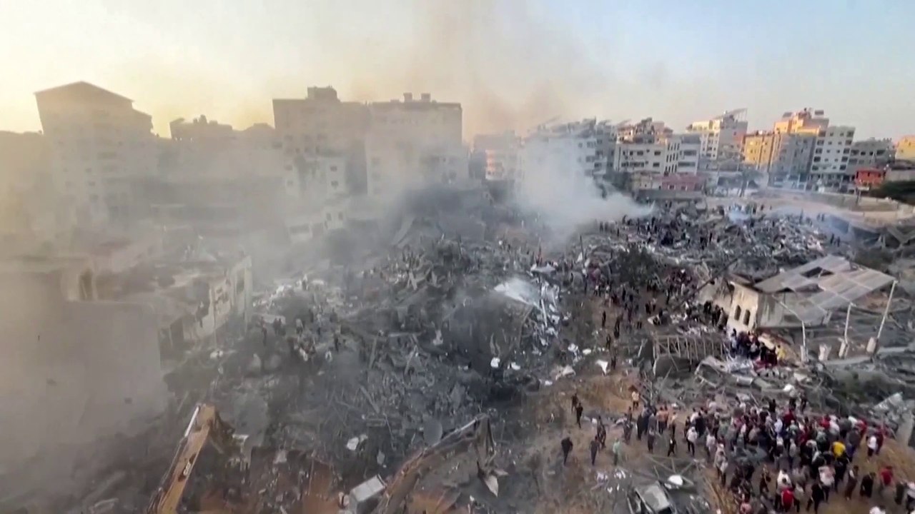 ما هي الظروف الإنسانية التي يعاني منها أهالي القطاع في ظل القصف المتواصل؟