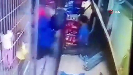 Esenyurt’ta gençlerin döner bıçaklı kavgası kamerada