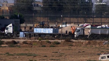 شاهد: بدء عودة عمال غزة في إسرائيل إلى القطاع