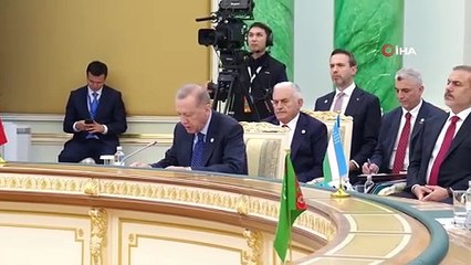 Télécharger la video: Cumhurbaşkanı Recep Tayyip Erdoğan, Kazakistan'ın başkenti Astana'da düzenlenen Türk Devletleri Teşkilatı 10'uncu Zirvesi'nde yaptığı konuşmada,...