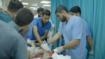 مستشفى وسط قطاع غزة يحذر من وفاة المرضى مع قرب نفاد الوقود