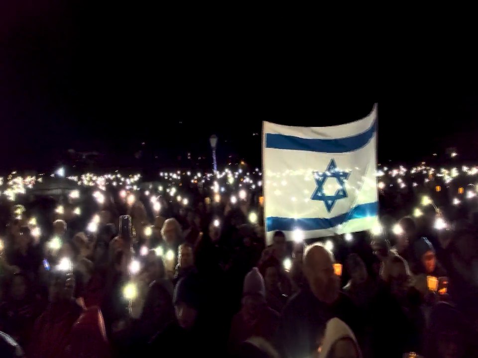 20.000 bei Lichtermeer am Heldenplatz für Geiselfreilassung