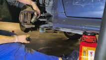 How to Change Brake Pads - Mercedes B class - DIY Tutorial