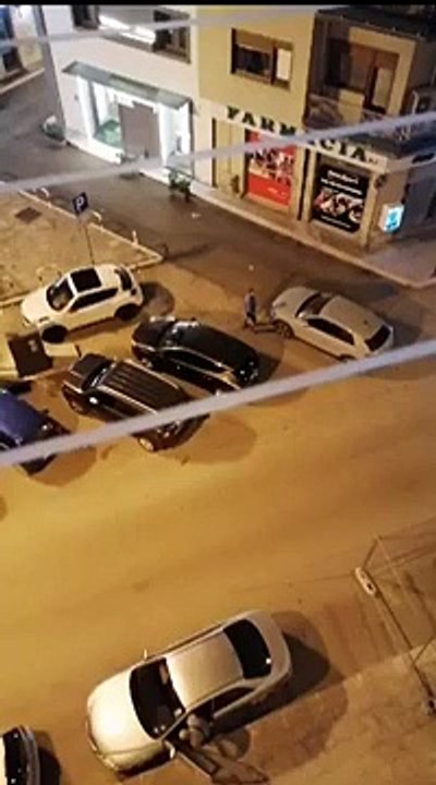 Foggia, finge di essere investito da un anziano