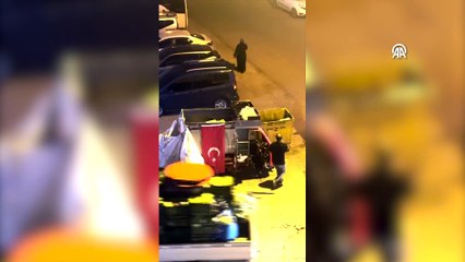 Bursa'da vatandaşın bayrak hassasiyeti! Yaptığıyla takdir topladı