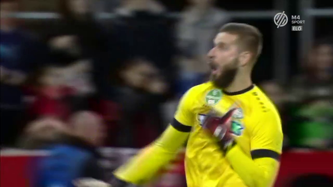 Szappanos őrjöngése a Honvéd - Paks 2-2 után (2023.11.02., Magyar kupa)