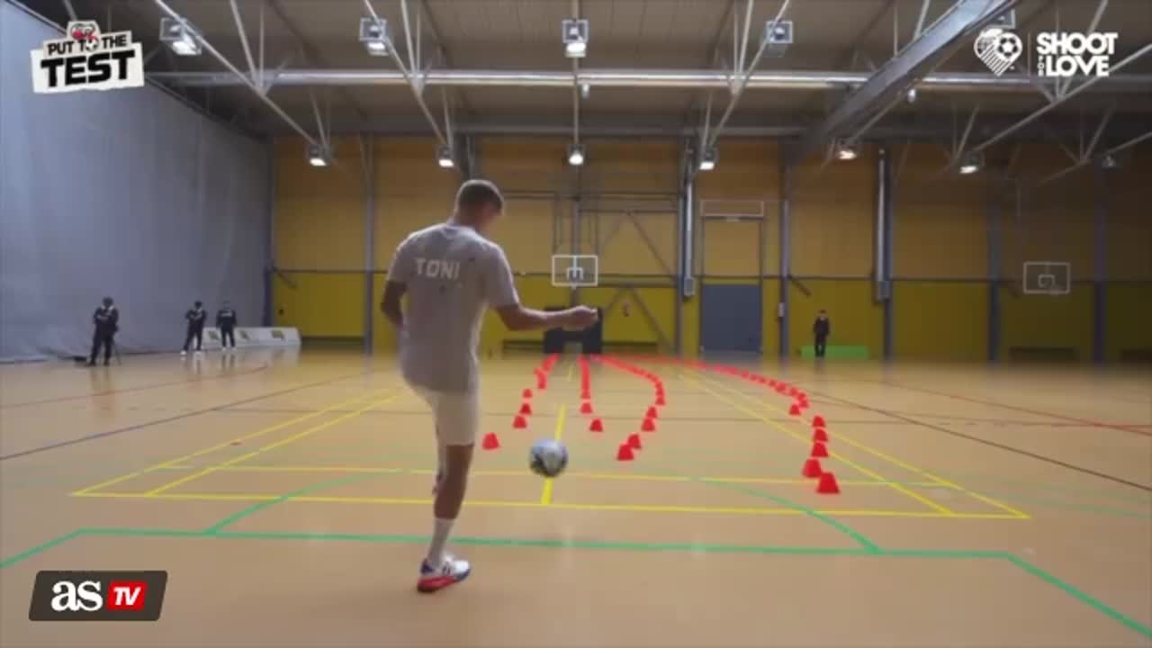 Kroos defies logic with viral challenge